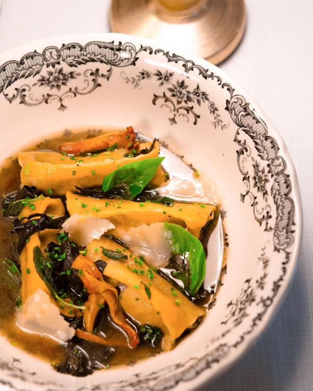 Raviolis garnis de légumes et fines herbes.