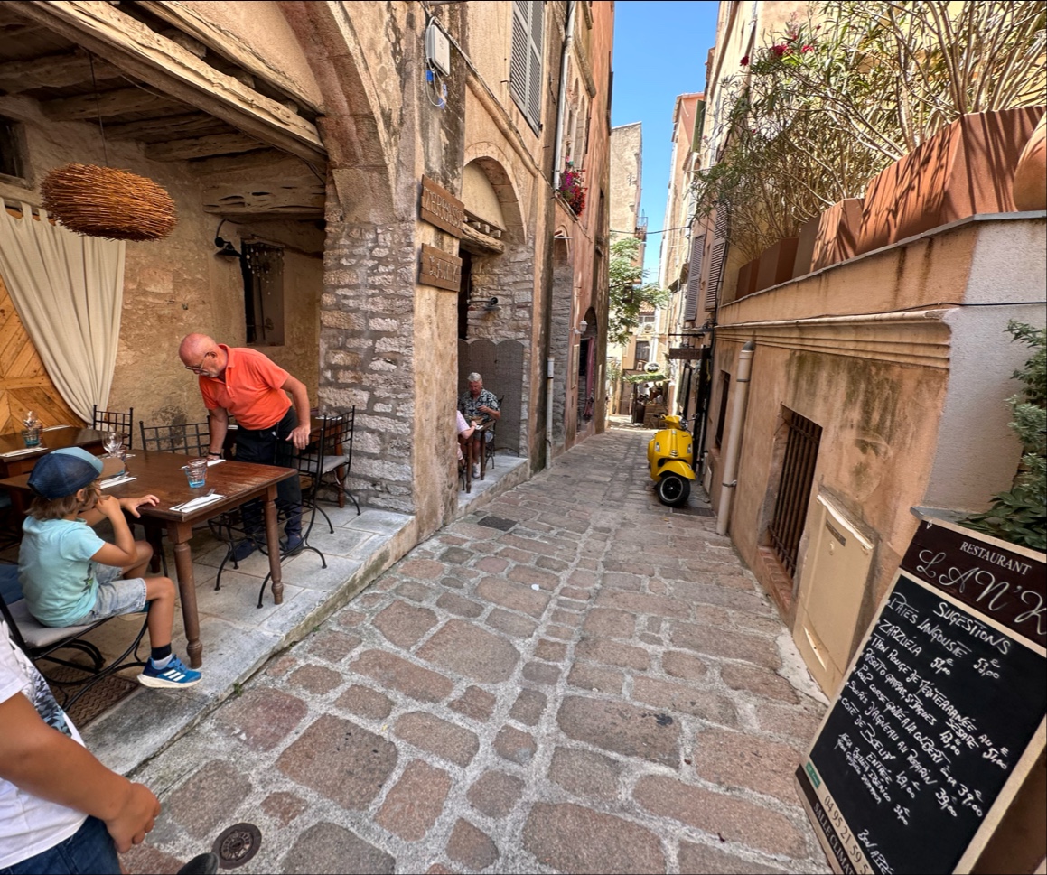 restaurant lan'k bonifacio