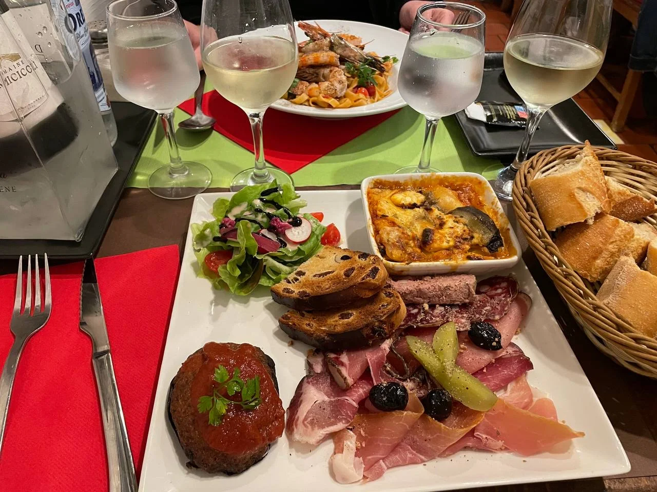 restaurant la bodega bonifacio