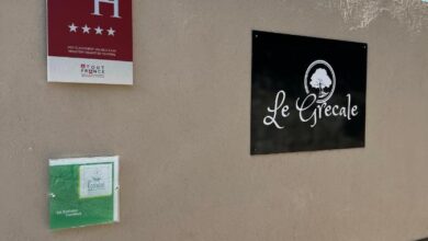 Panneaux d'hôtel quatre étoiles, Le Grecale