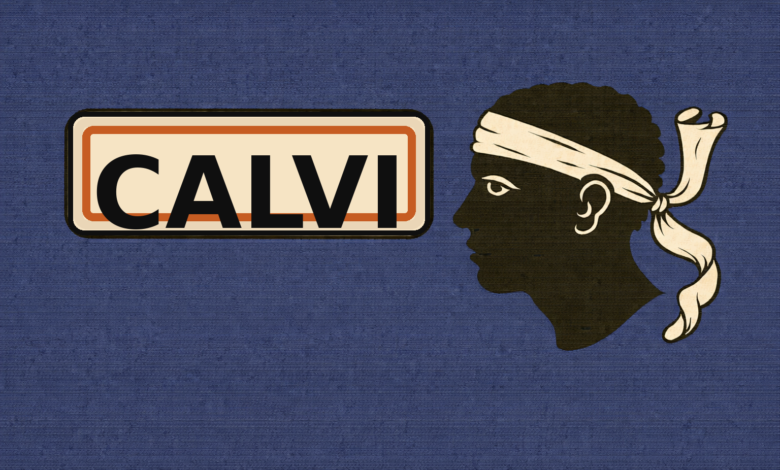 Panneau Calvi avec drapeau corse.