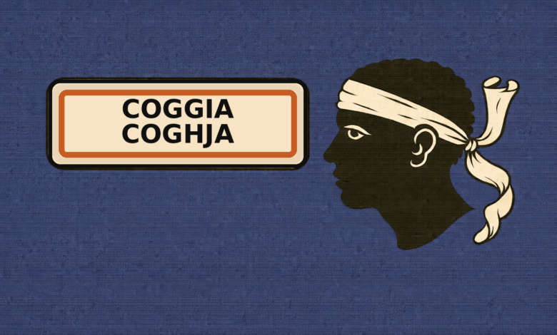 Panneau de Coggia avec drapeau corse