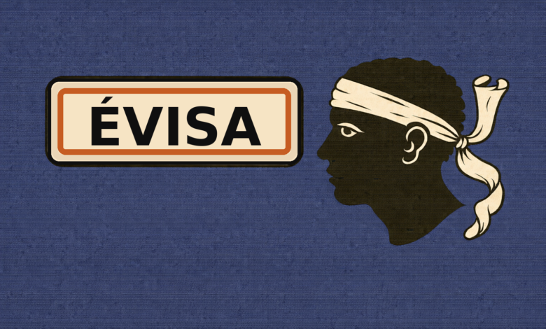 Panneau Évisa avec drapeau corse.