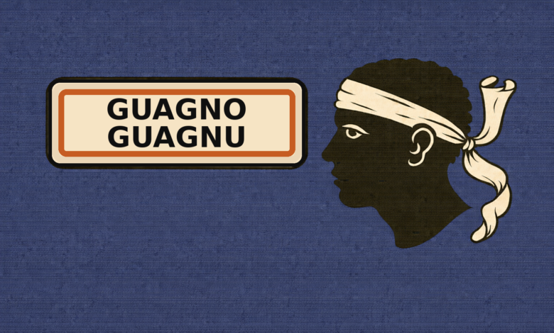 Panneau Guagno avec drapeau corse en fond.