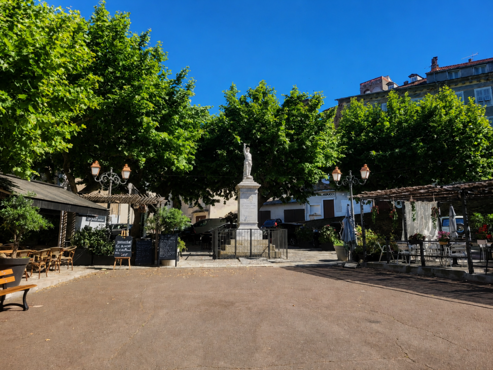 place du village (2)